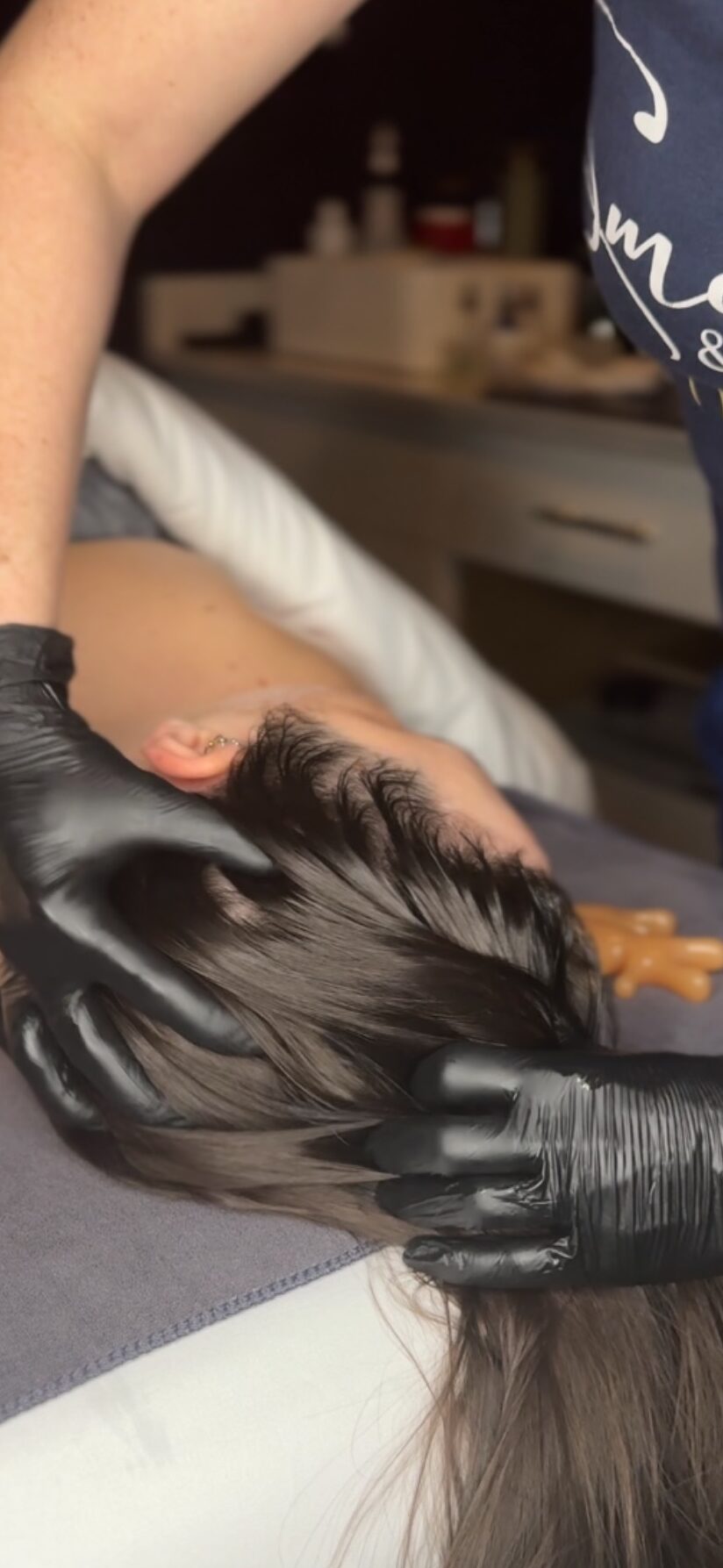 Scalp massage at Smoothe & Co.